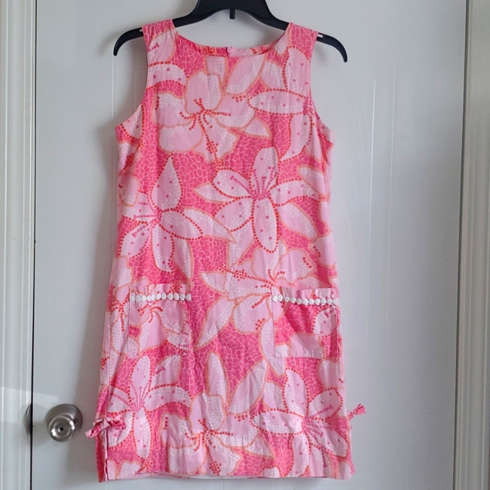 Lilly pulitzer beautiful dress  size 4 amazing  condition